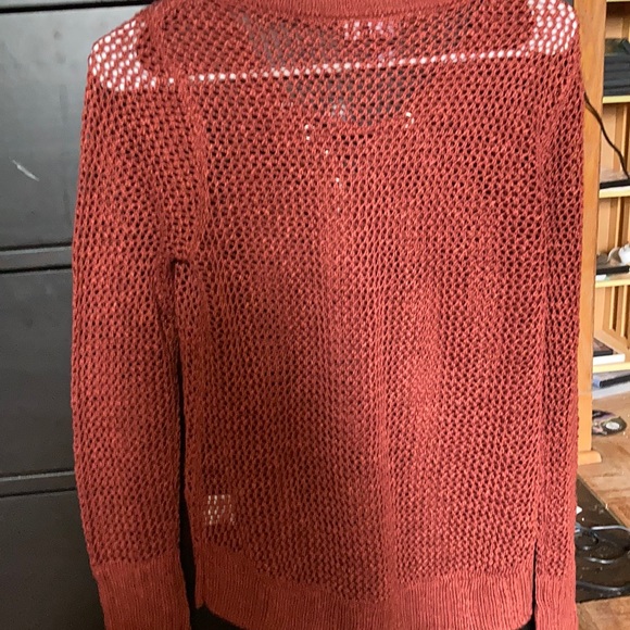 (Oh my g) Deep rose colored holey sweater - Picture 3 of 3